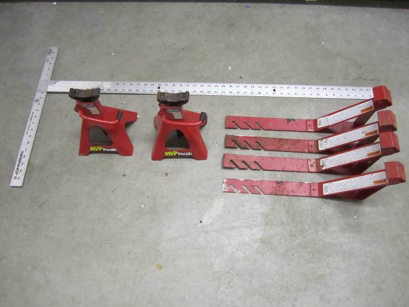 lot 189 image: Pair of Jack Stands Set of 4 Roof J...