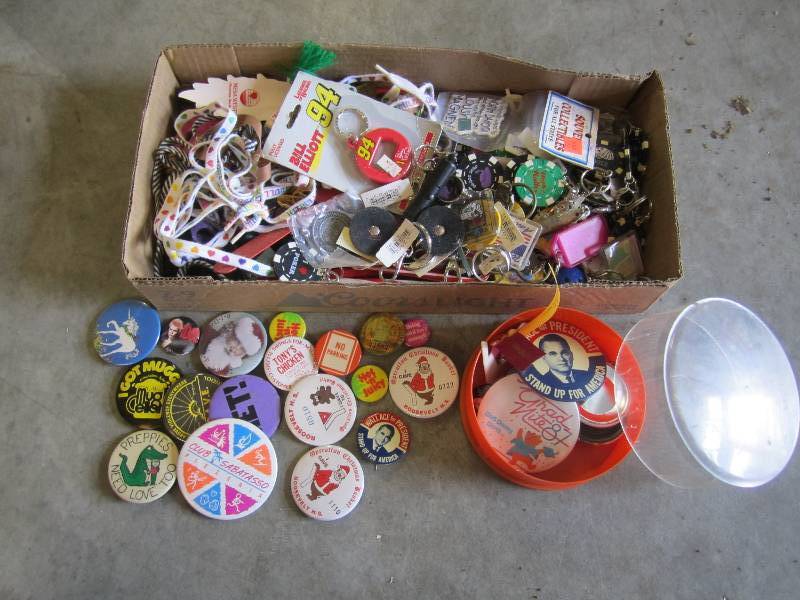 lot 198 image: Lot of keychains buttons shoelaces ...