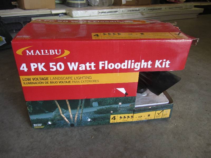 lot 204 image: Malibu 4pk 50 Watt Floodlight Kit L...