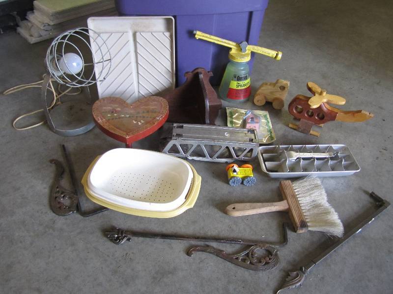 lot 211 image: Lot of misc vintage and other items...