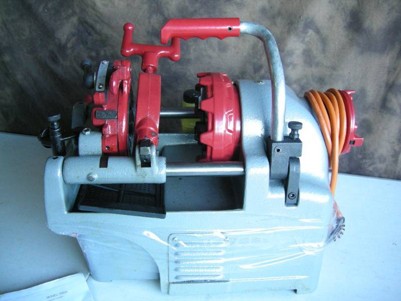 Electric Pipe Threading Machine