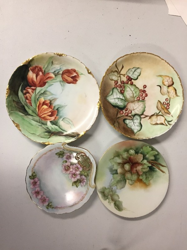 lot 18 image: 4 Antique Bavarian Hand Painted Plates