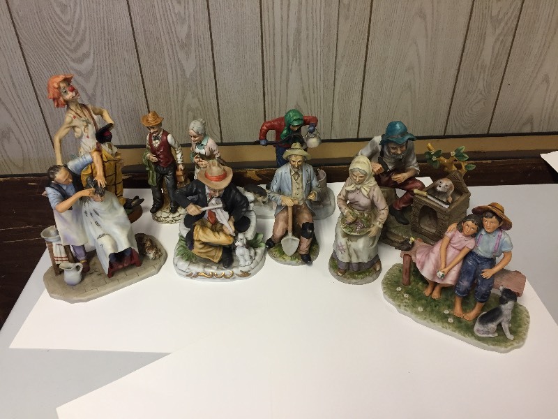 lot 41 image: Porcelain Figurines - Clowns & Old Tyme Scenes