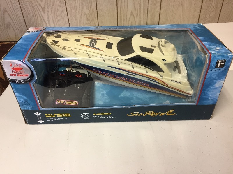 lot 60 image: Radio Controlled Sundancer Boat in Box