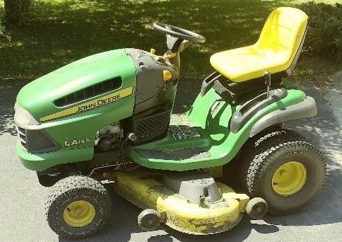 John Deere Riding Lawn Mower - 48 Deck