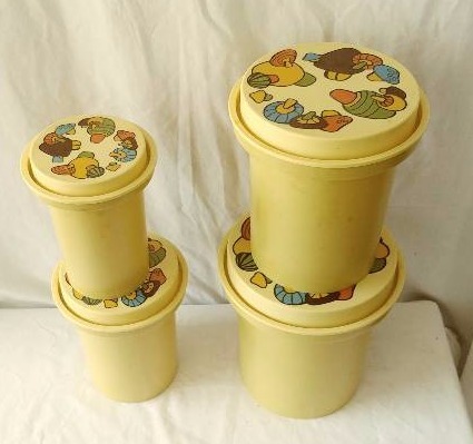 Matching Set of Vintage Rubbermaid Containers