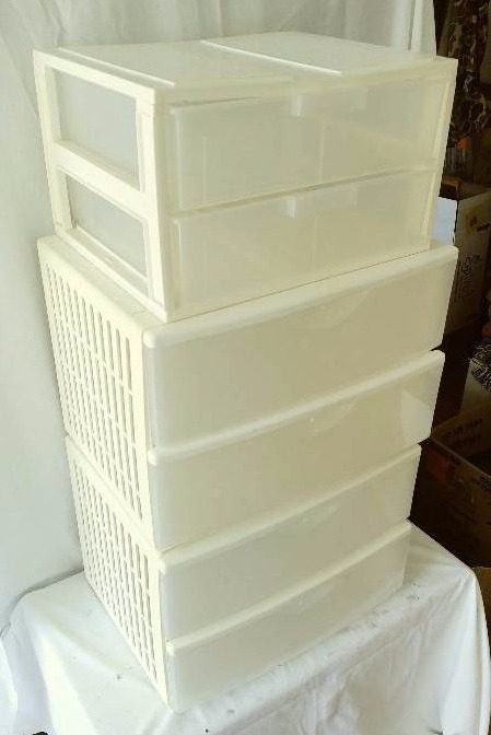 3 2-Drawer Plastic Drawers