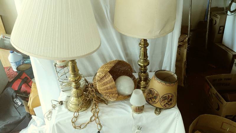 4 Lamps and a Extra Lamp Shade