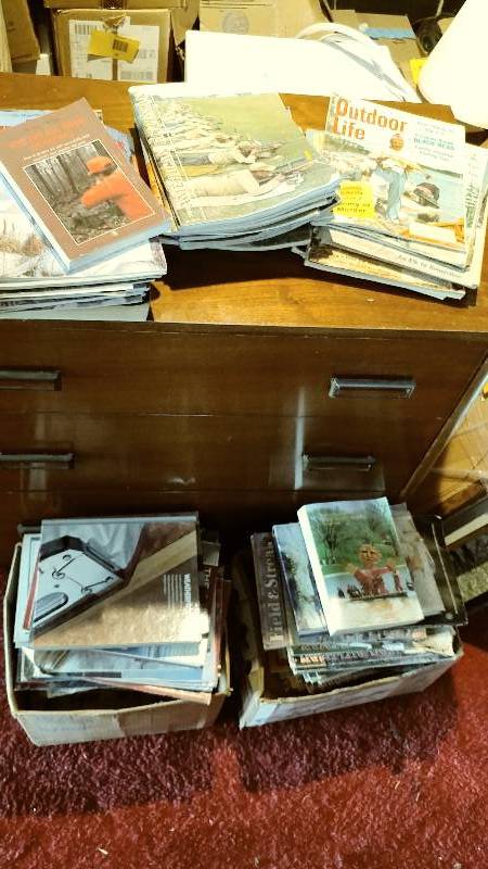 Various Hunting, Woodworking, etc.. MagazinesBooks