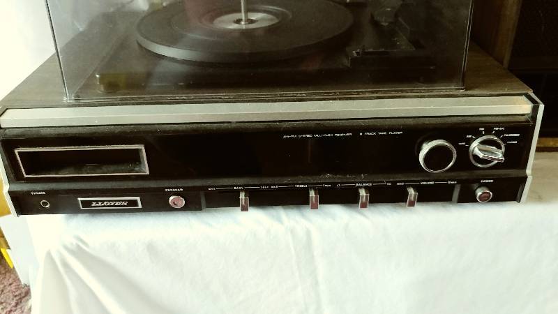 Record Player Stereo w Speakers