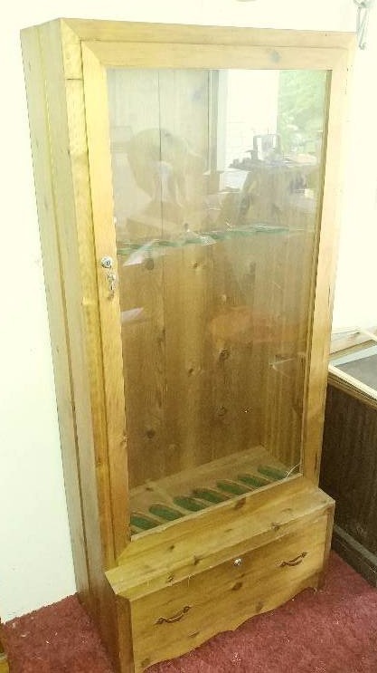 8-Gun Cabinet w Keys