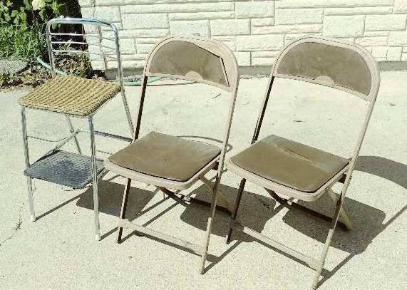 2 Folding Chair and Other Metal Chair