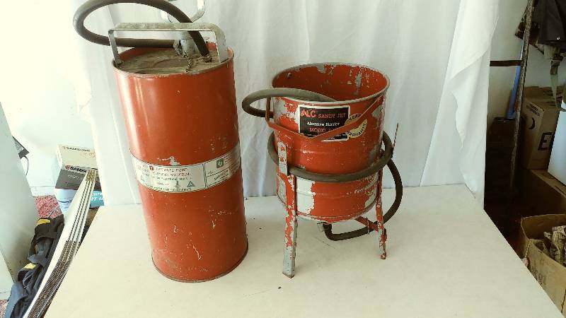 Hand Fire Extinguisher and Sand Blaster