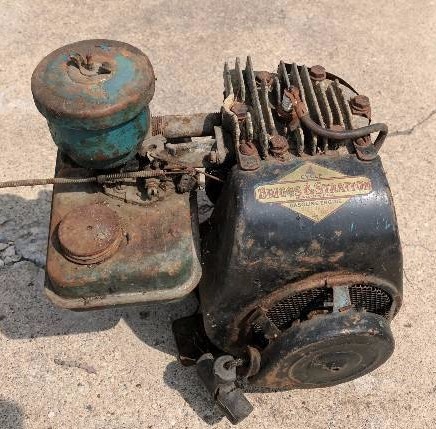 Vintage Briggs and Stratton Motor