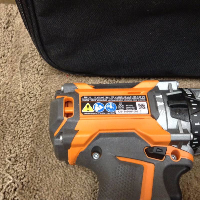 lot 33 image: Ridgid R86116 Drill Driver Kit includes 4 hr Battery in like New working conditions