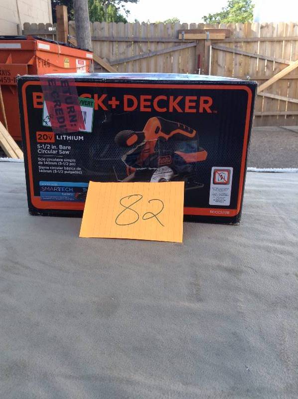 lot 82 image: Black and Decker 5 12 in Bare Circular Saw open box never used