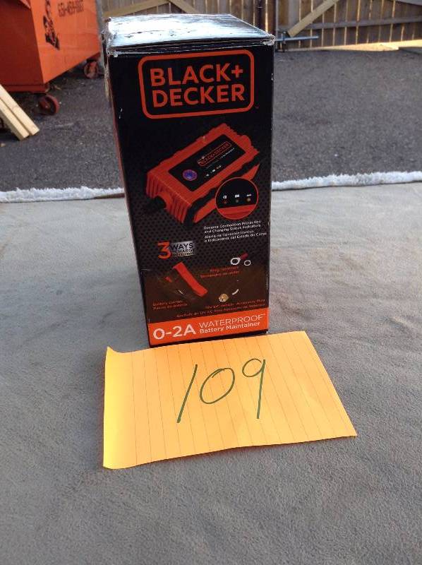 lot 109 image: Black Decker 0-2A Waterproof Battery Maintainer