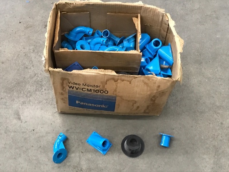lot 14 image: Box Of Assorted Carlon Fittings