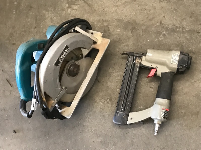 lot 31 image: Makita Saw & Brad Nailer