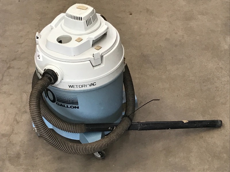 lot 40 image: Shop-Vac 10-Gallon WetDry Vac