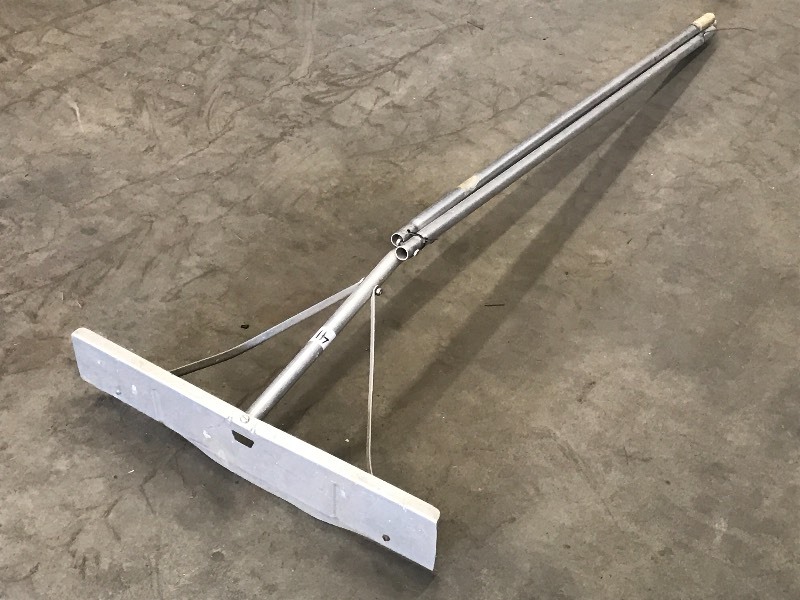 lot 41 image: Aluminum Roof Rake