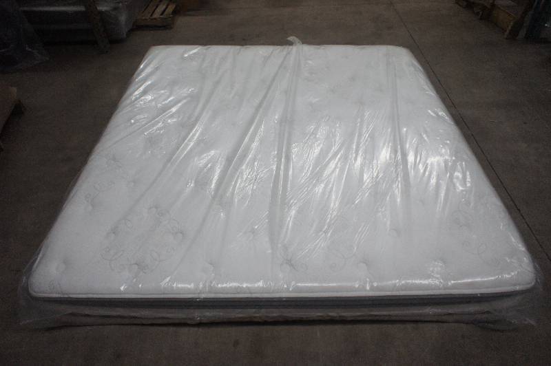 lot 22 image: BRAND NEW - SIMMONS BEAUTYREST  -  KING  Size -  VANDERBILT BAINBRIDGE FIRM PILLOW TOP - Mattress - MSRP $ 4799.99