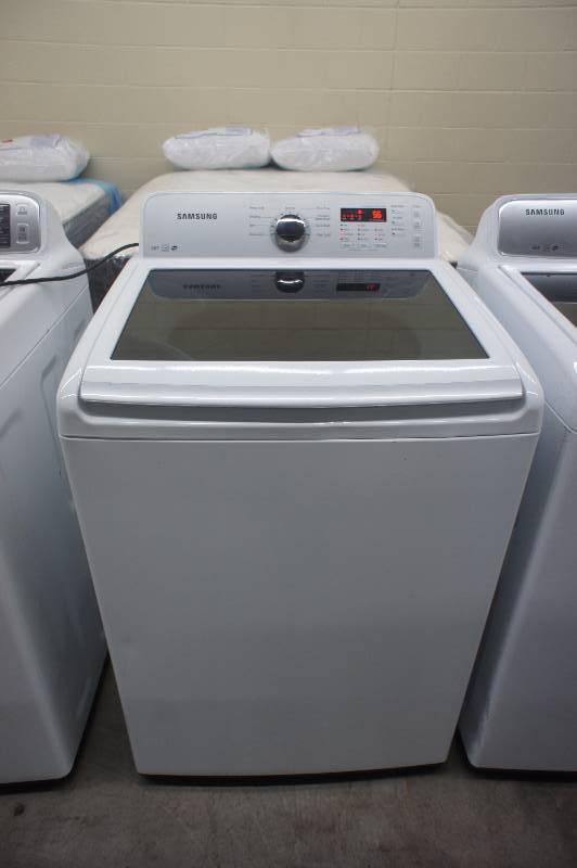 lot 8 image: Scratch and Dent - Samsung Model # (WA422PRHDWR) Top-Loading Washer - 4.2 cu FT - White Color - Tested Works - MSRP $ 999.99