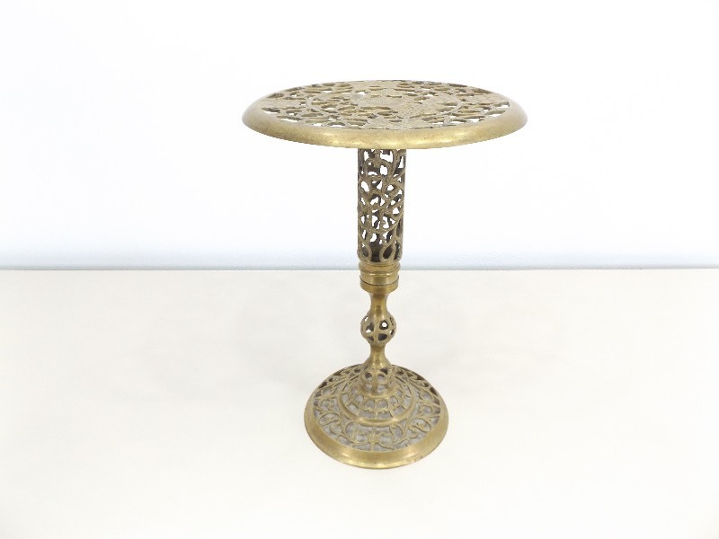 lot 20 image: SOLID Brass Accent Table