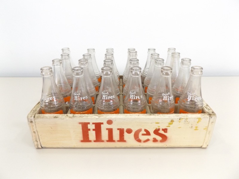 lot 25 image: Vintage Hires Root Beer Crate with 24 Eight Ounce Bottles