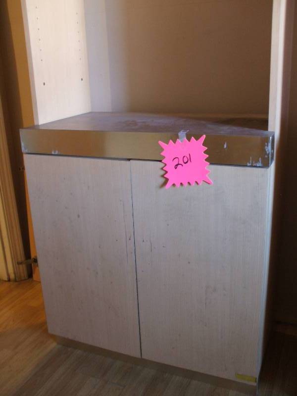 LIGHT UP CABINET