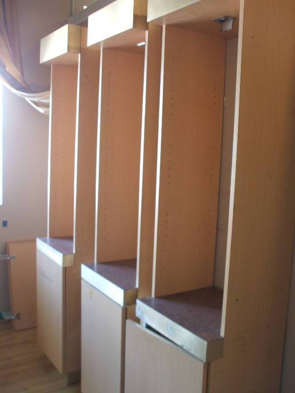 LIGHT UP CABINETS