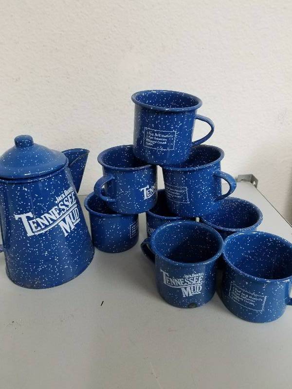 Jack Daniels Tennessee Mud Tin Kettle and 9 Mugs