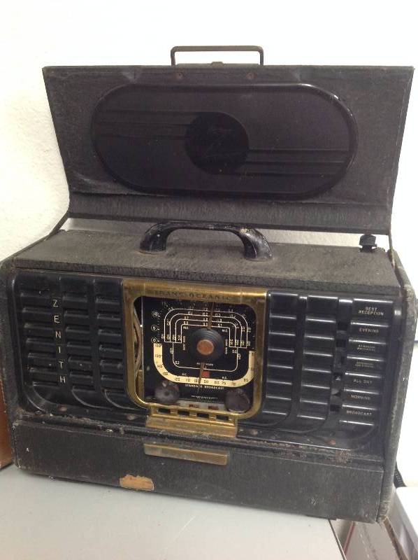 Vintage Zenith and RCA-Victor Radios