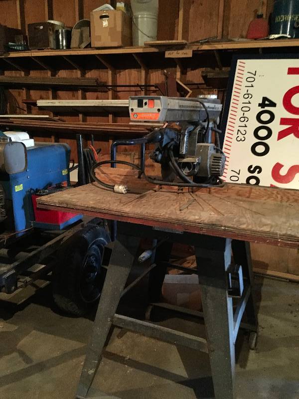 lot 5 image: Dewalt Radial Arm Saw