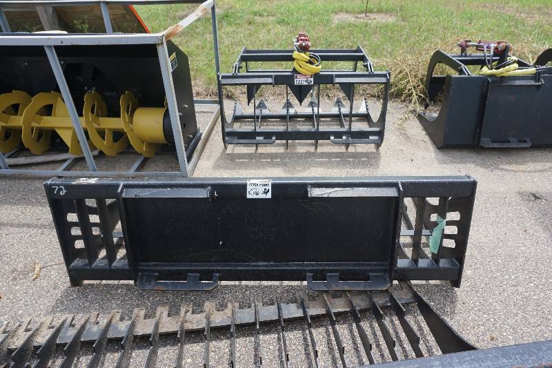lot 17 image: Universal Mount Bobcat Skid Loader Skid Steer 72 Rock Bucket