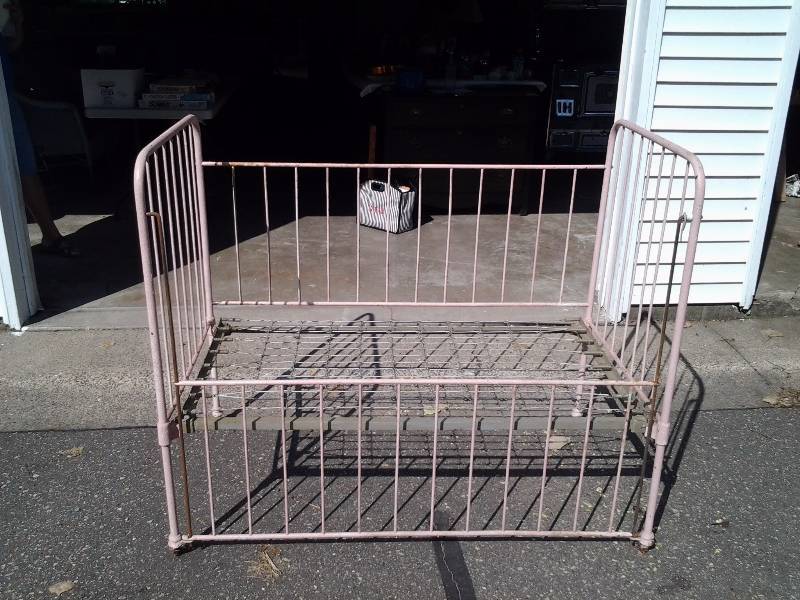 lot 2 image: Iron Crib Circa 1914 53x29x45