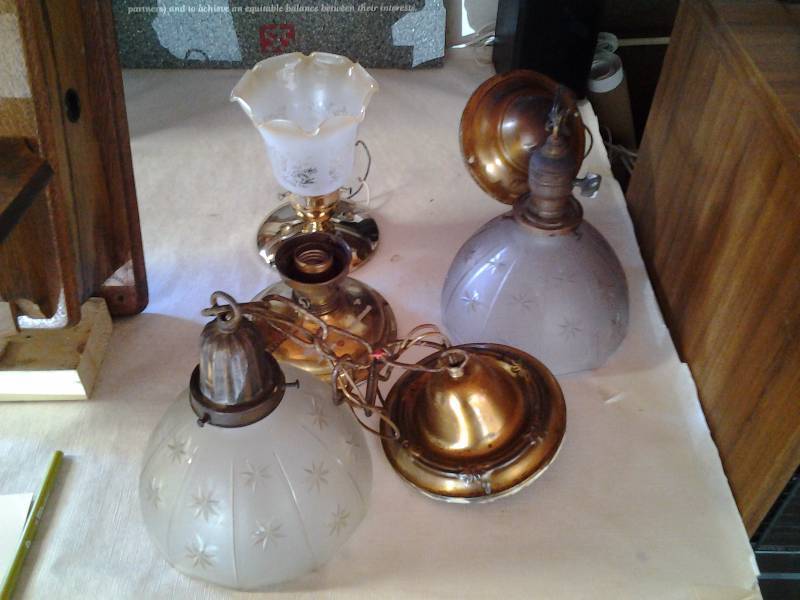 lot 14 image: 4-Light Fixtures