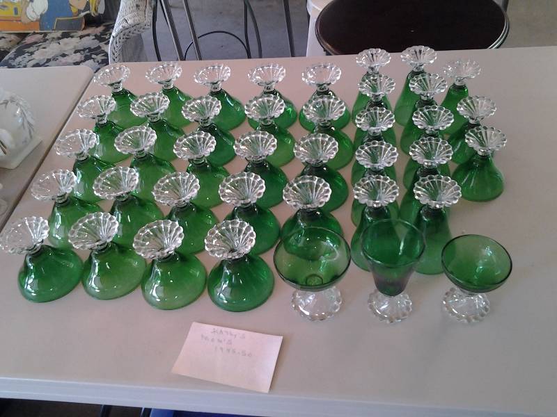 lot 16 image: Green Glass Stemware