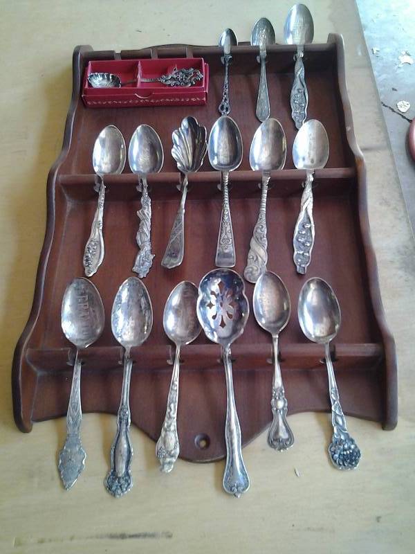 lot 28 image: Spoon Rack & Souvenir Spoons (One From Worlds Fair)