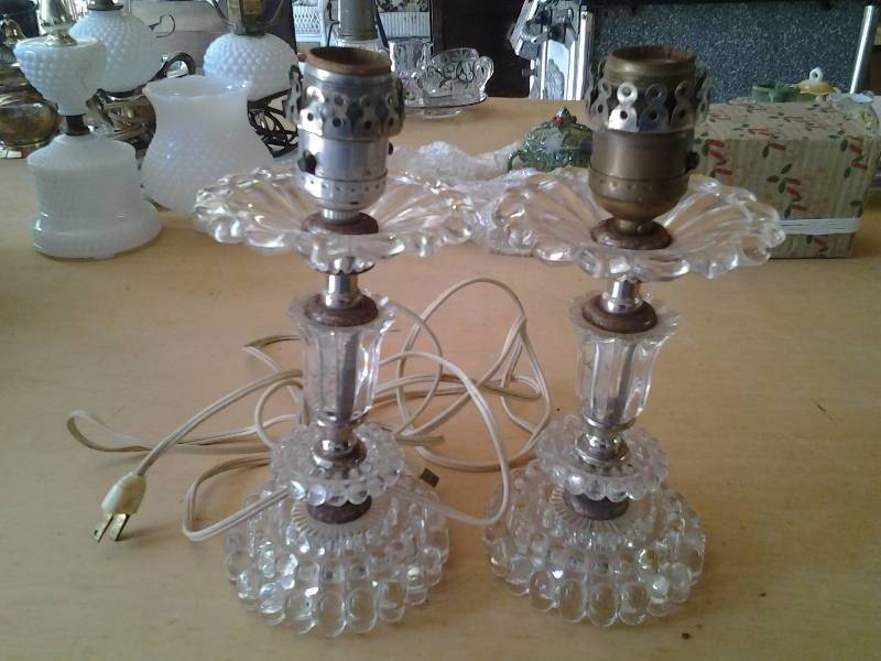 lot 33 image: Pair Vintage Crystal Dresser Lamps