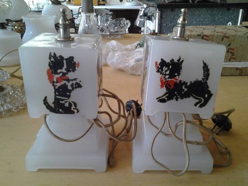 lot 34 image: Pair Of Vintage Scottie Dog Lamps