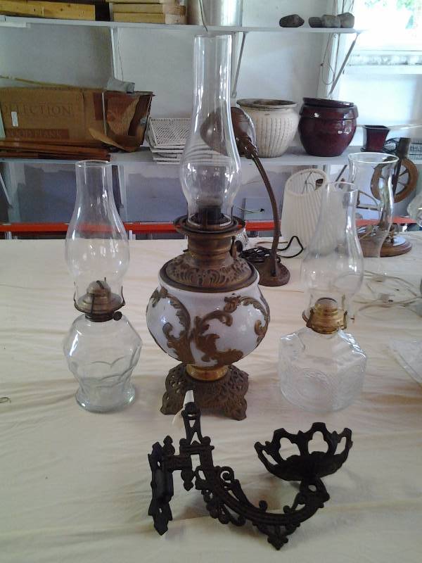 lot 42 image: 3-Vintage Oil Lamps & One Cast Iron Wall Mount Bracket