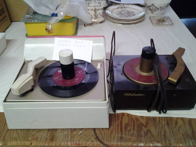 lot 52 image: 2-Vintage RCA Victor Childs Phonographs