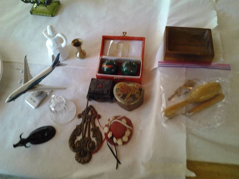lot 67 image: Lot Of Trinket Boxes & Collectibles