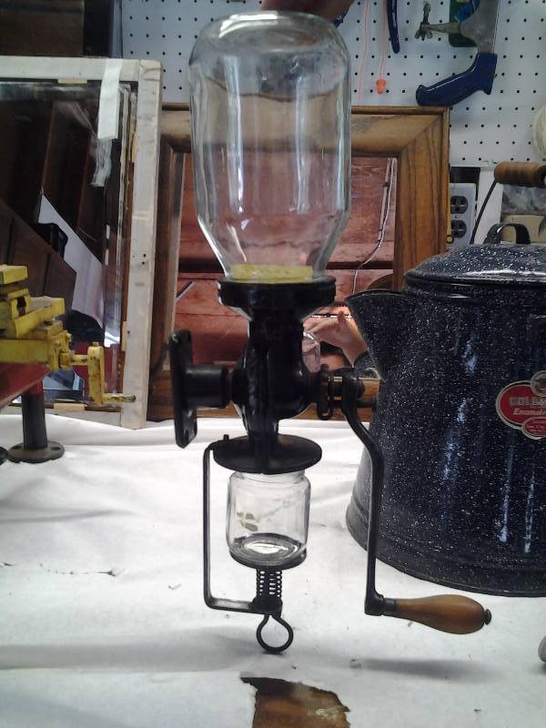 lot 74 image: Vintage Universal Coffee Grinder