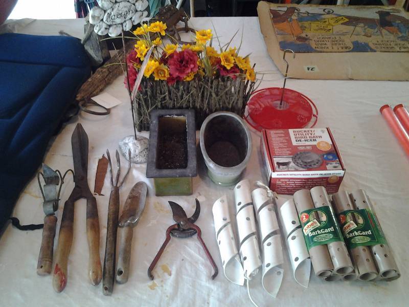 lot 82 image: Garden Implements & Planter Pots