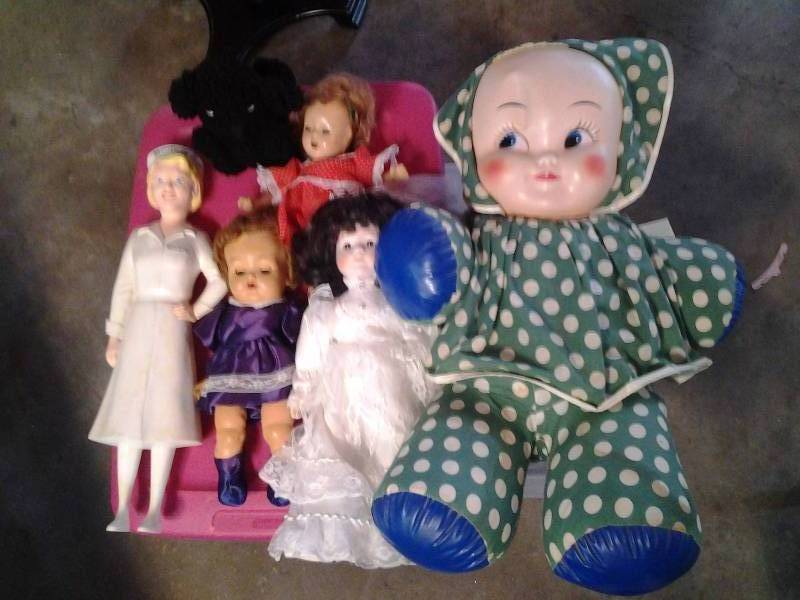 lot 90 image: Collection Of Vintage Dolls (Miss Curity)