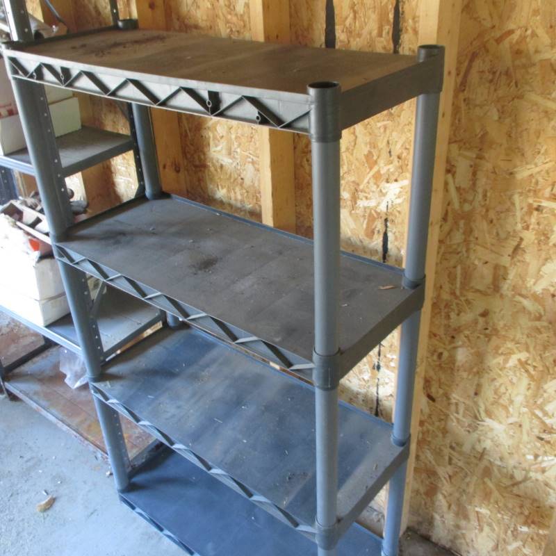 Rubbermaid Rack