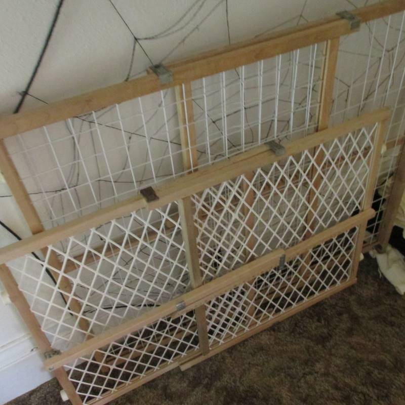 (2) Safety Gates, Towels & Pillows