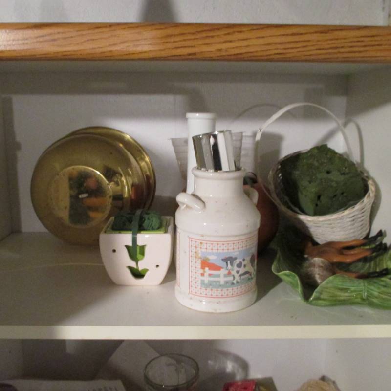 Cabinet  Contents